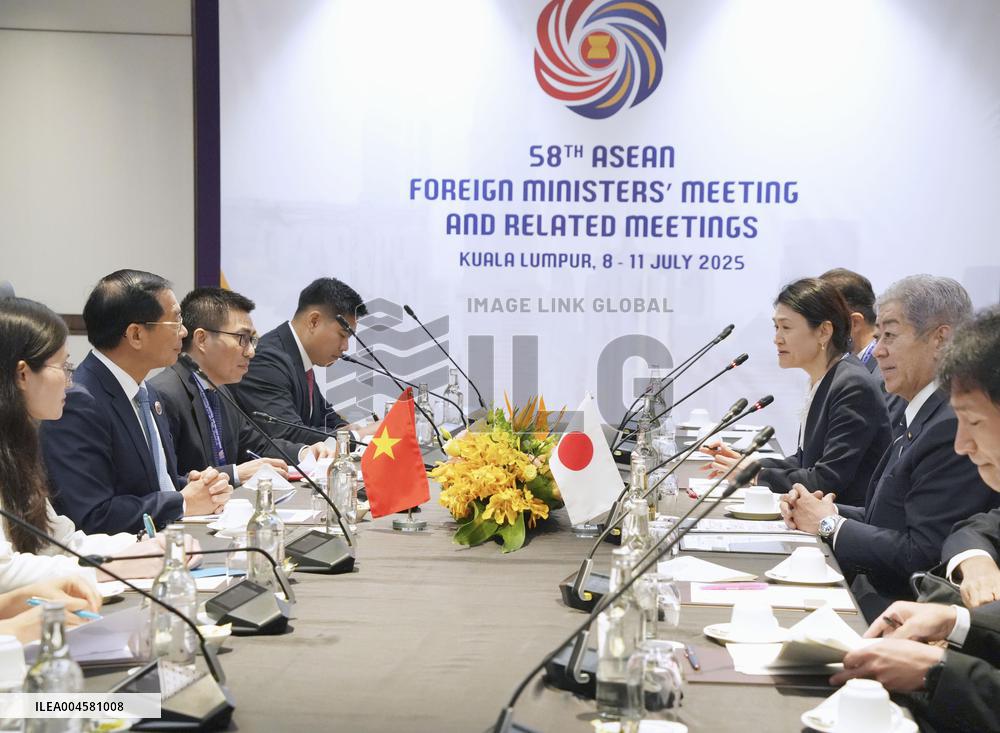 Japan-Vietnam talks in Kuala Lumpur
