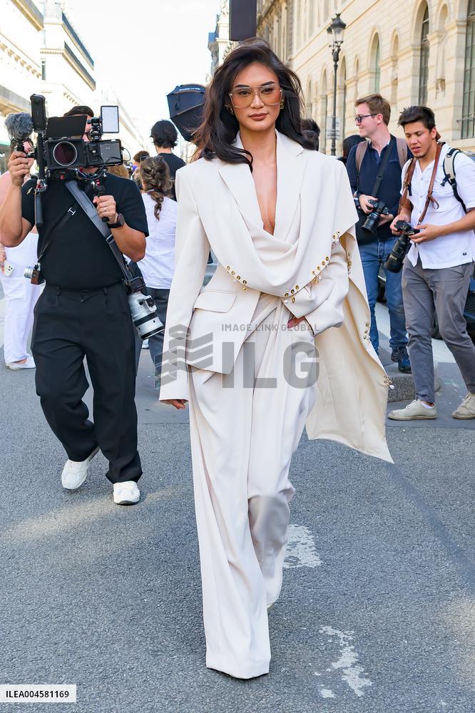 PFW - Zuhair Murad Outside Arrivals