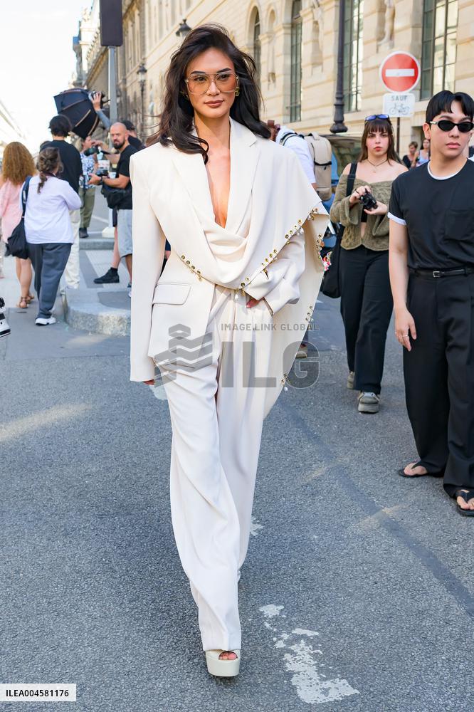 PFW - Zuhair Murad Outside Arrivals