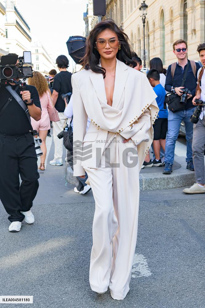 PFW - Zuhair Murad Outside Arrivals