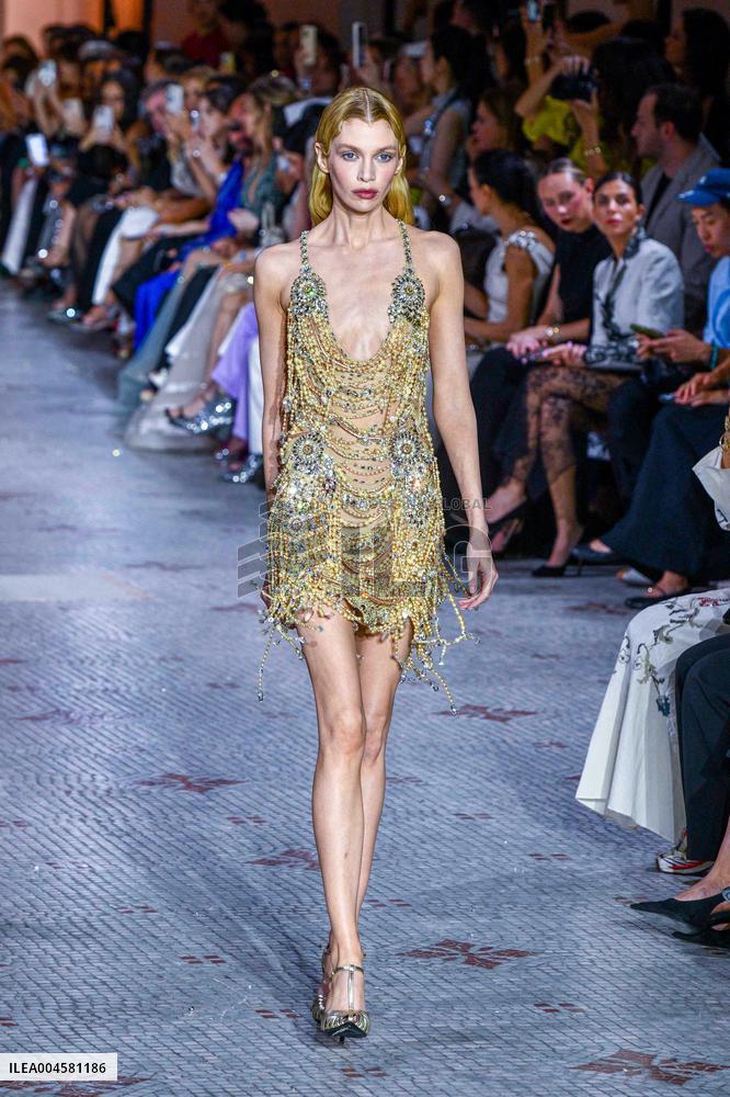PFW - Stella Maxell Models For Zuhair Murad