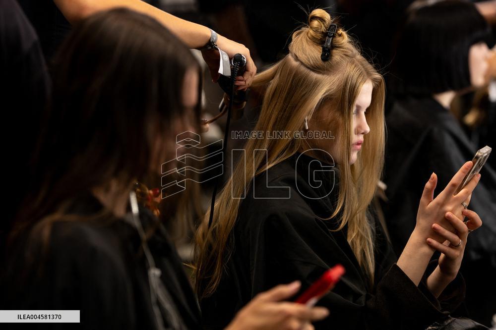 PFW - Elie Saab Backstage
