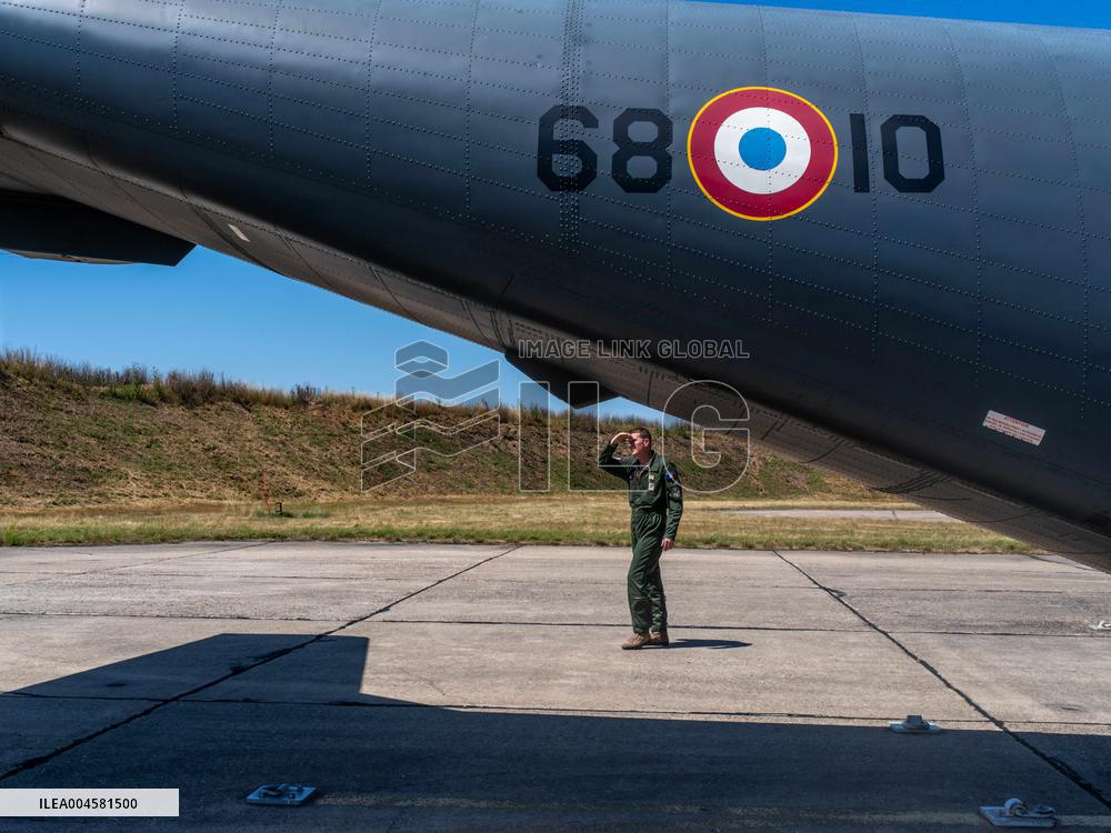 Final Aerial Parade Over the Champs-Élysées