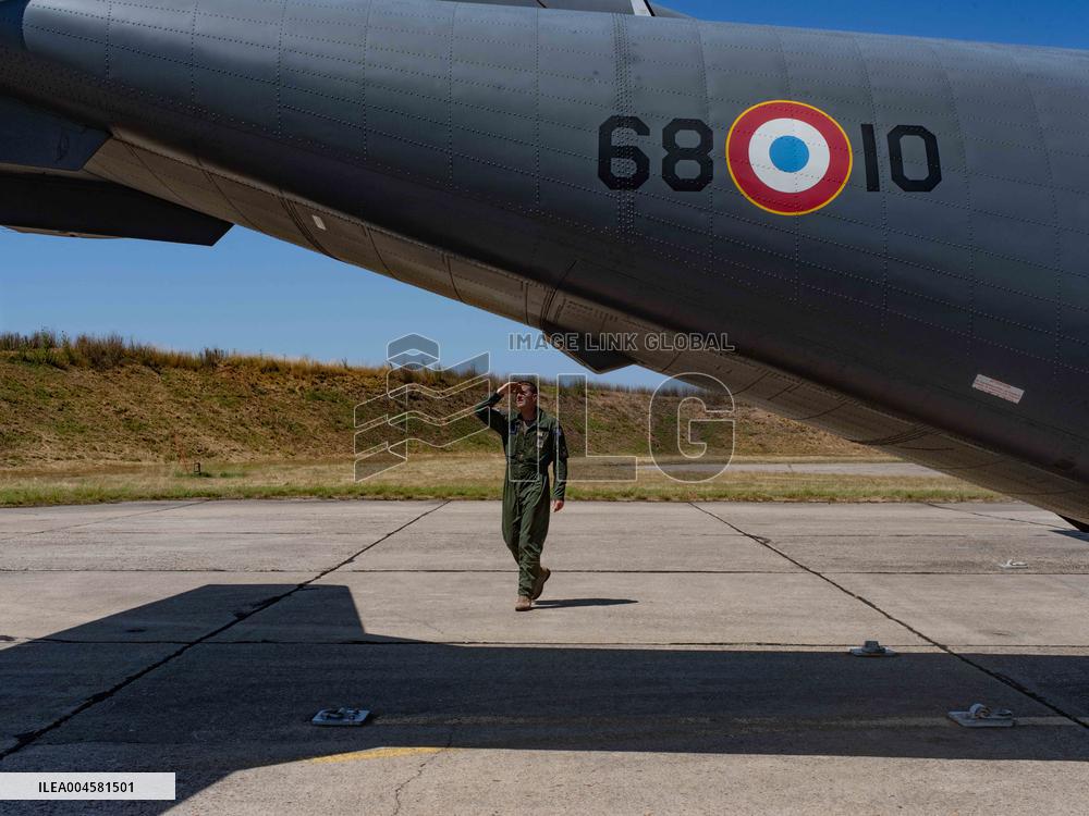 Final Aerial Parade Over the Champs-Élysées