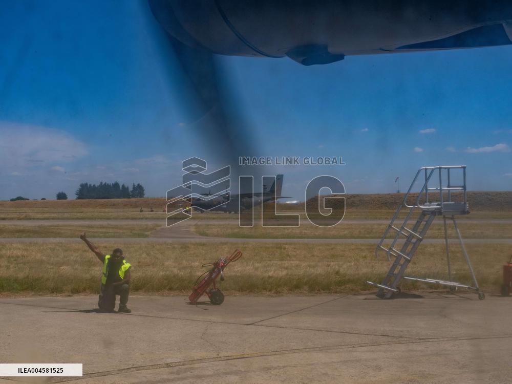 Final Aerial Parade Over the Champs-Élysées
