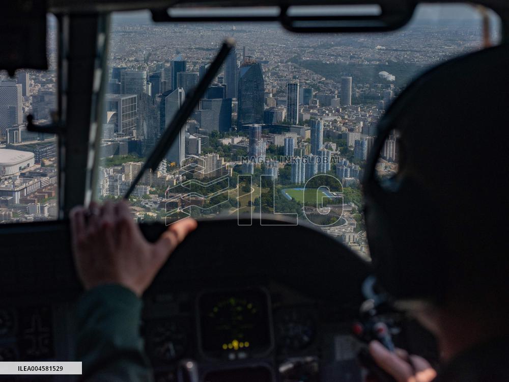 Final Aerial Parade Over the Champs-Élysées