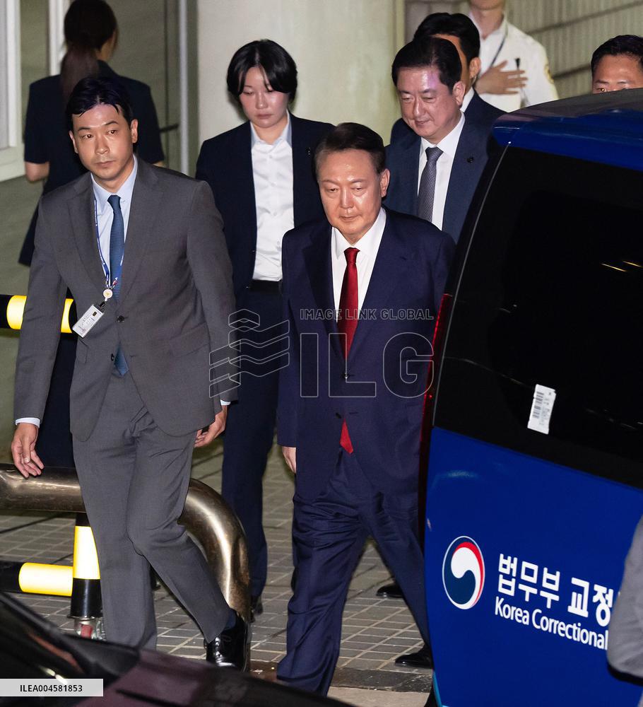 South Korea Issues Arrest Warrant for Ex-President Yoon - Seoul