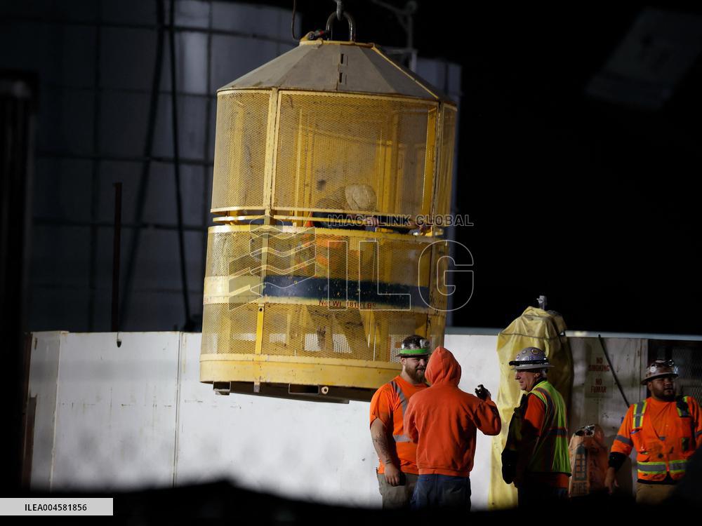 Dozens of Workers Rescued in Tunnel Collapse - LA