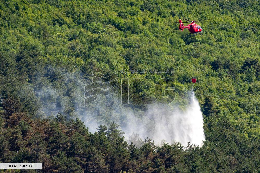 Rieti Mountain Fire Air Rescue Operations Underway - Italy