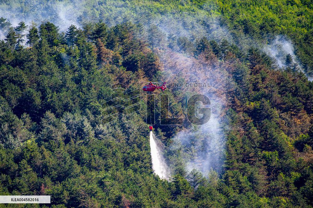 Rieti Mountain Fire Air Rescue Operations Underway - Italy