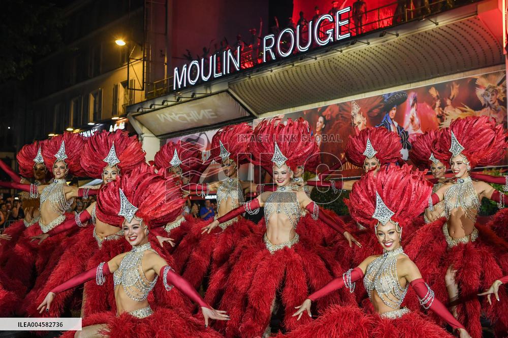 Moulin Rouge cabaret wings turn in Paris FA