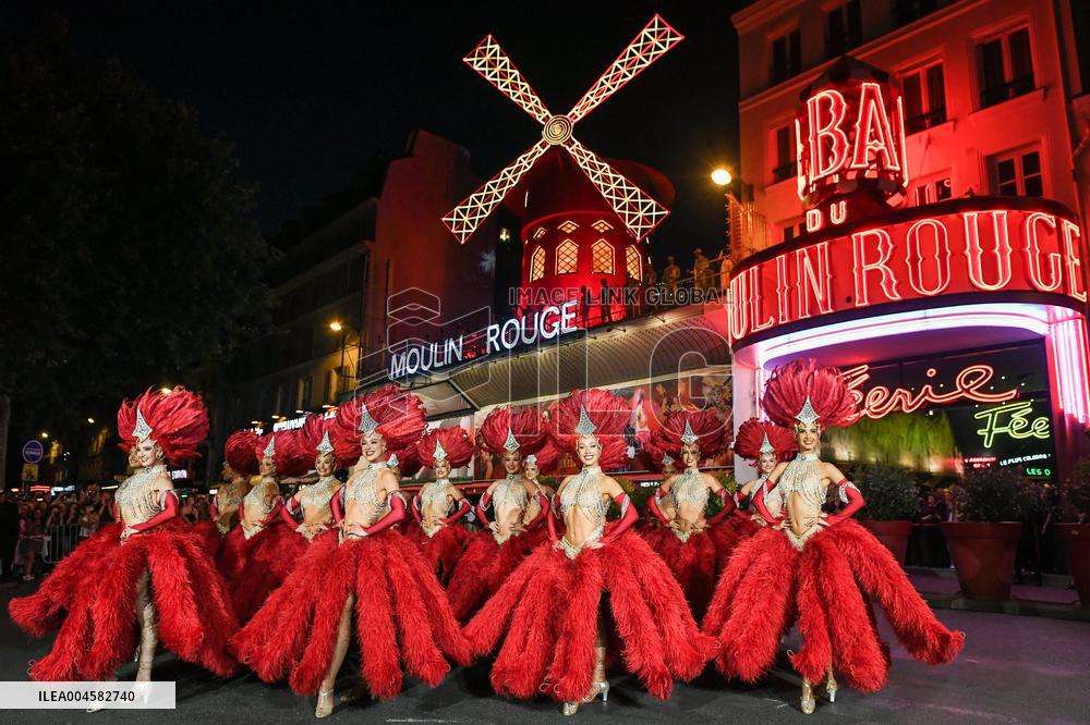 Moulin Rouge cabaret wings turn in Paris FA