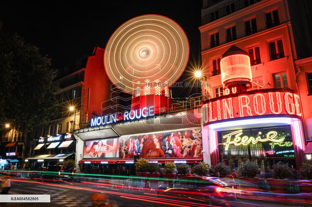 Moulin Rouge cabaret wings back to work in Paris FA