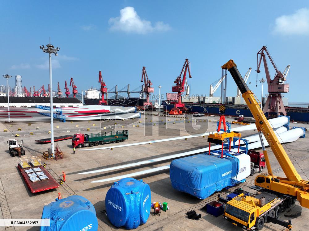 Super-large Wind Turbine Blades Shipment Export
