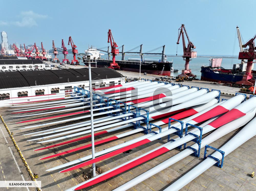 Super-large Wind Turbine Blades Shipment Export