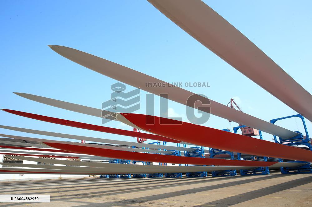 Super-large Wind Turbine Blades Shipment Export