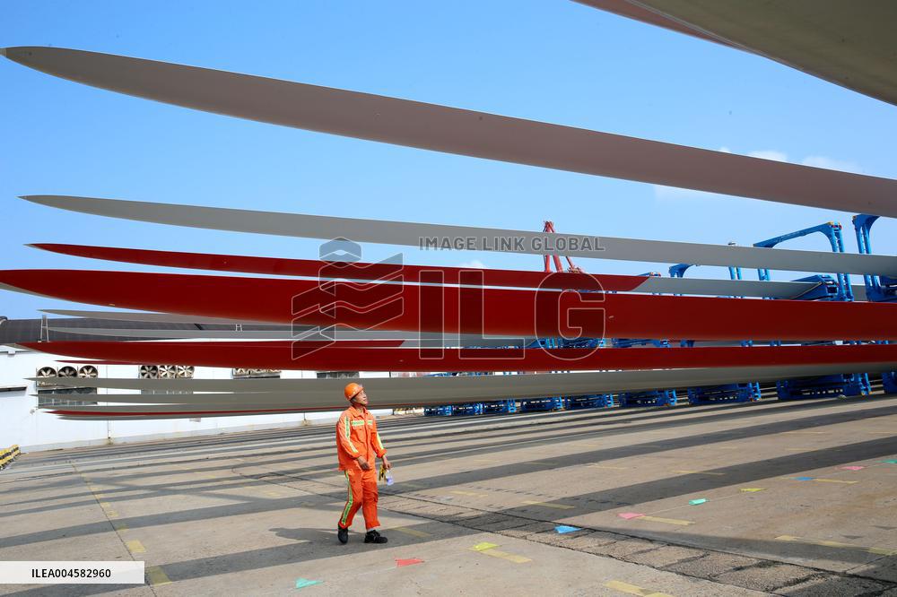 Super-large Wind Turbine Blades Shipment Export