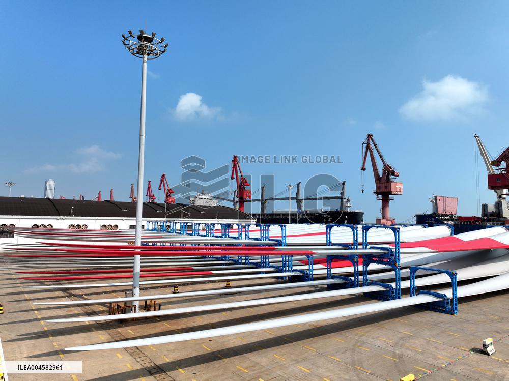 Super-large Wind Turbine Blades Shipment Export