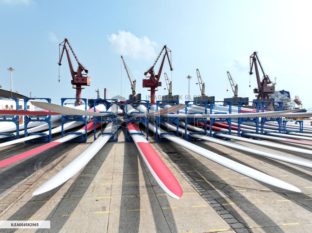 Super-large Wind Turbine Blades Shipment Export