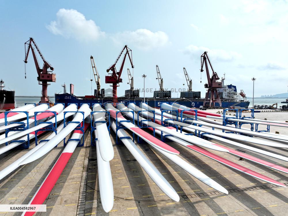Super-large Wind Turbine Blades Shipment Export
