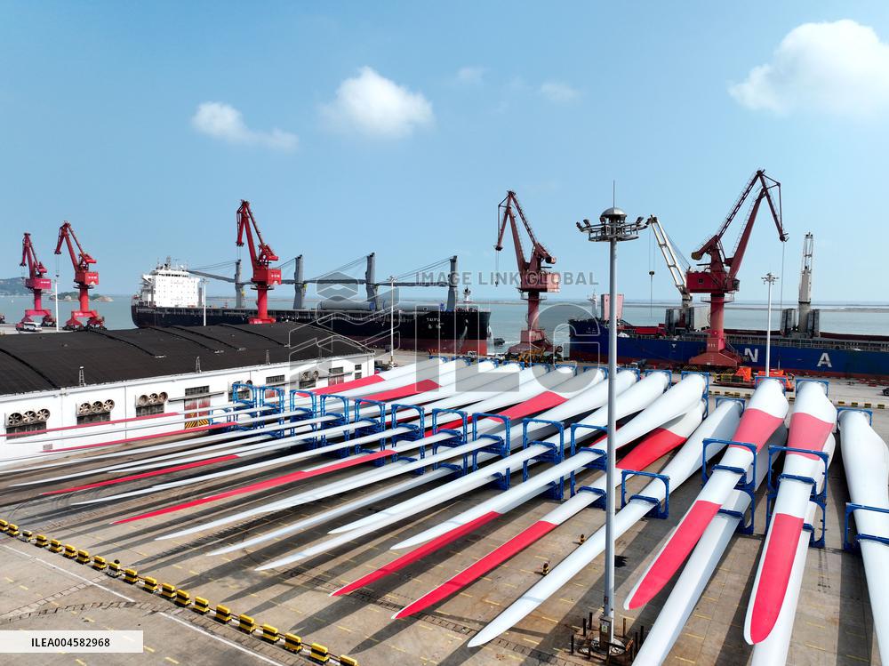 Super-large Wind Turbine Blades Shipment Export