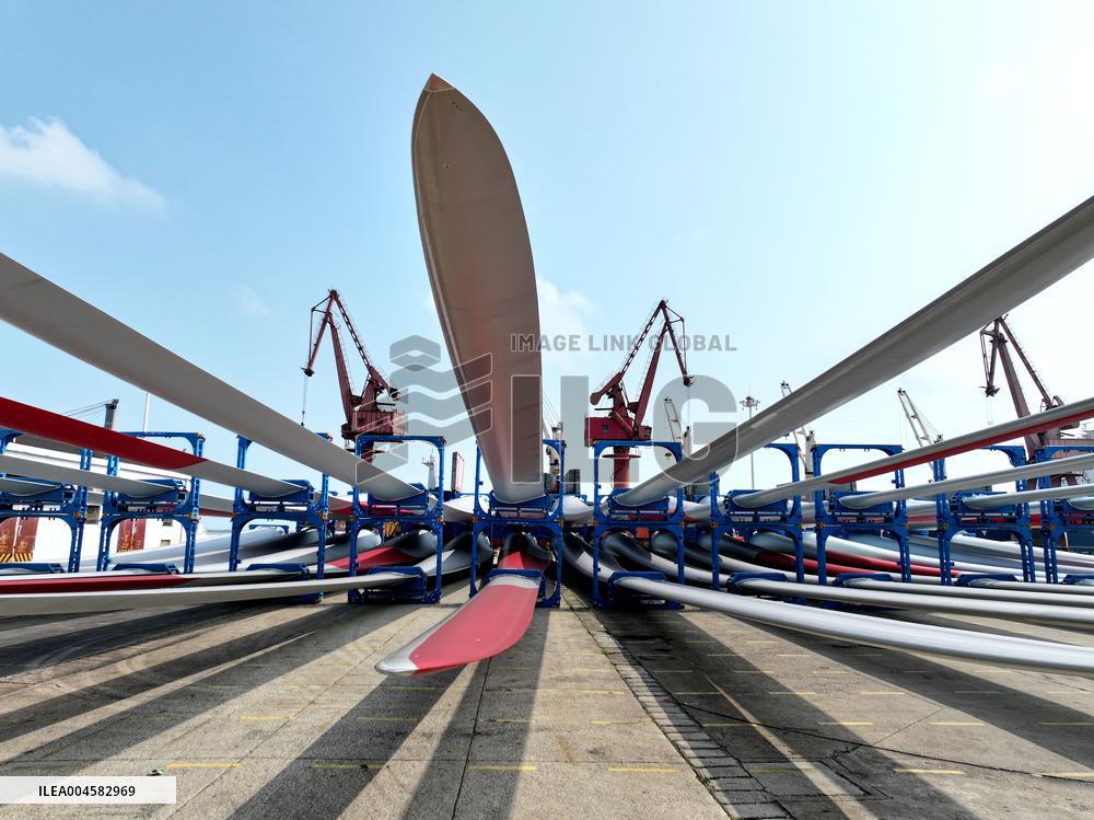 Super-large Wind Turbine Blades Shipment Export