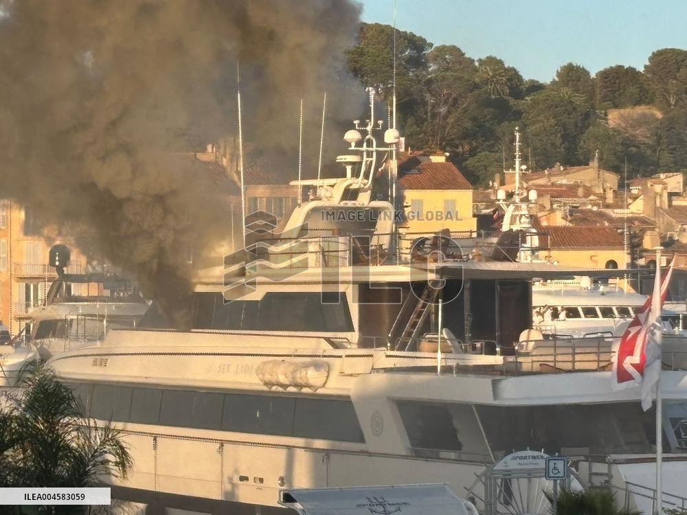 Sea Lady II Yacht Fire - Saint-Tropez
