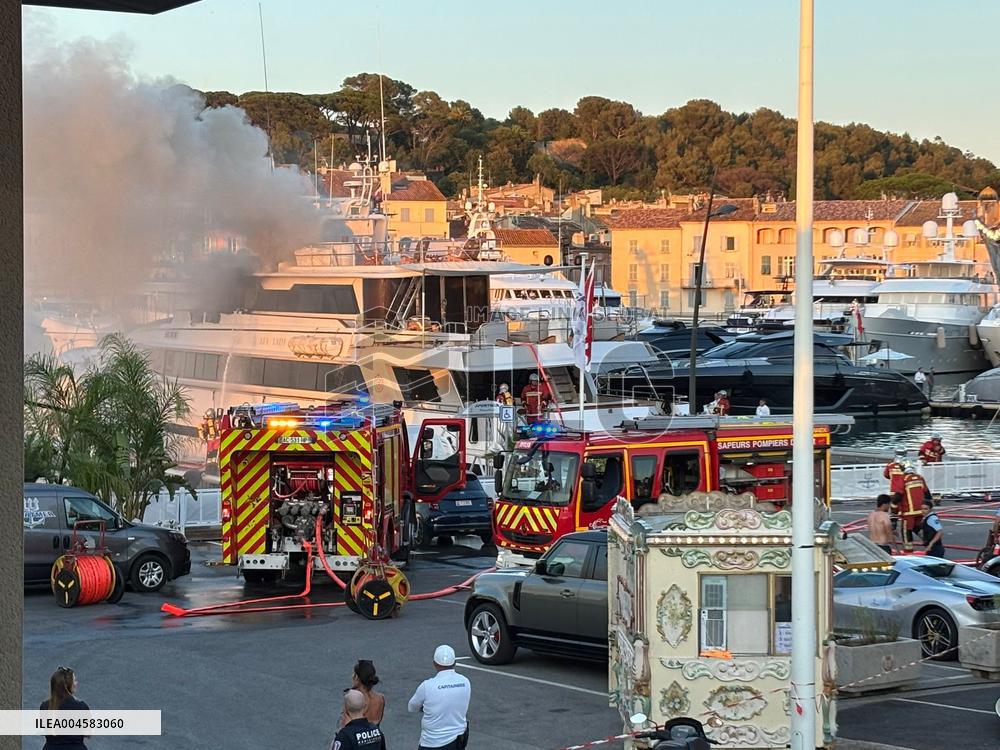 Sea Lady II Yacht Fire - Saint-Tropez