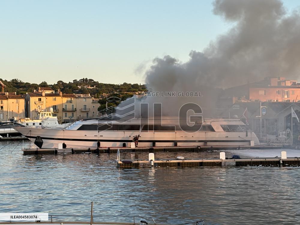 Sea Lady II Yacht Fire - Saint-Tropez