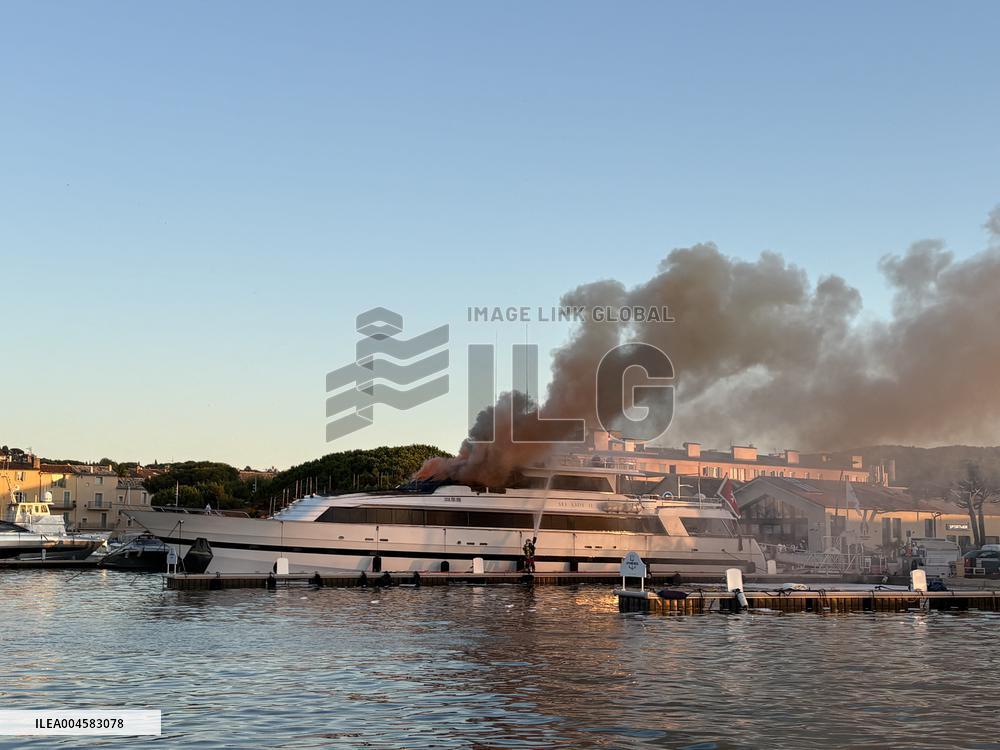 Sea Lady II Yacht Fire - Saint-Tropez