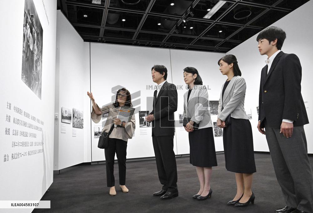 Crown prince, his family visit exhibition on Hiroshima