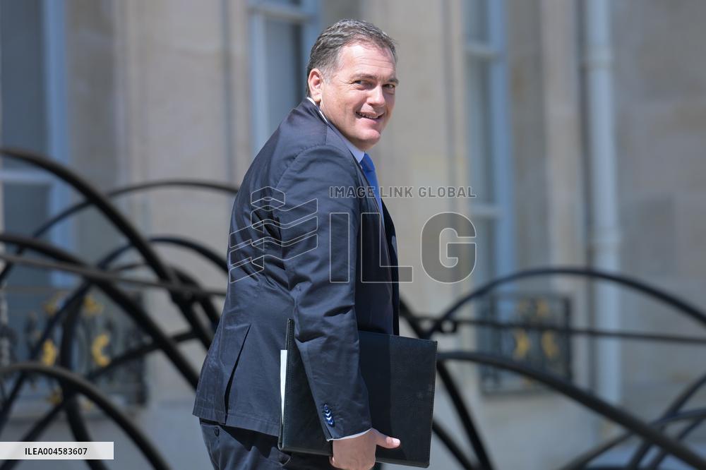 Cabinet Meeting At Elysee Palace – Paris