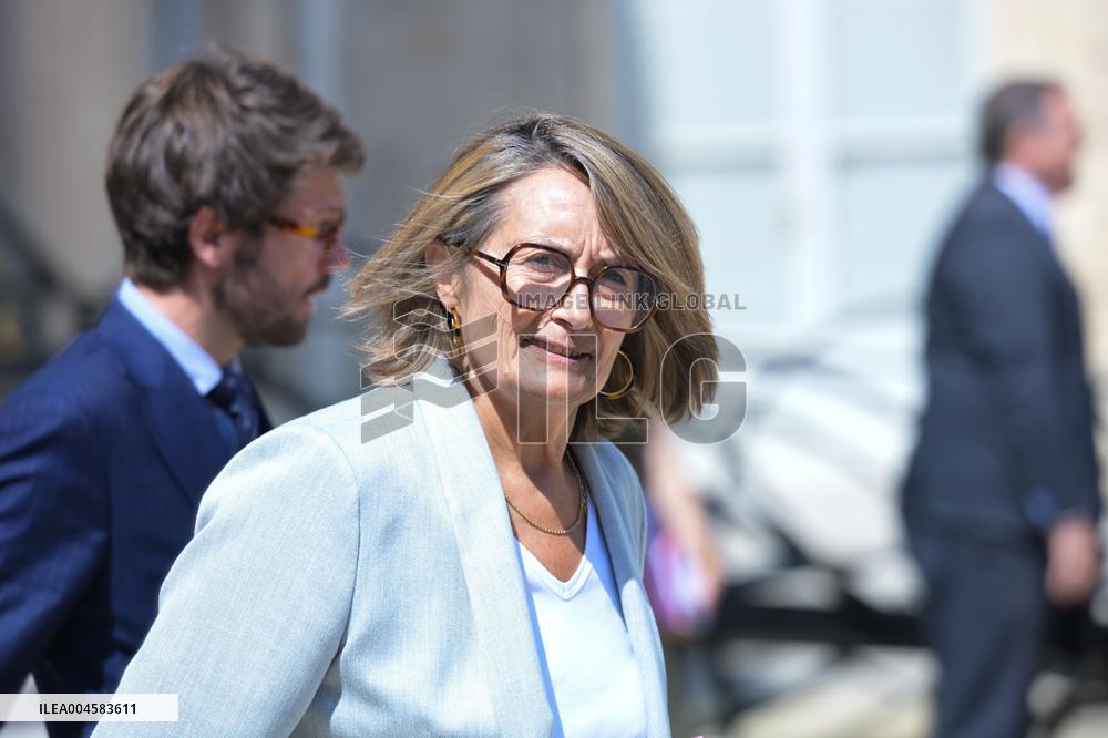 Cabinet Meeting At Elysee Palace – Paris
