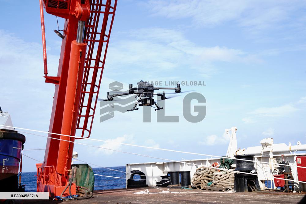 Launches Unmanned Swarm for Scientific Research in Xiangyanghong 10 - China