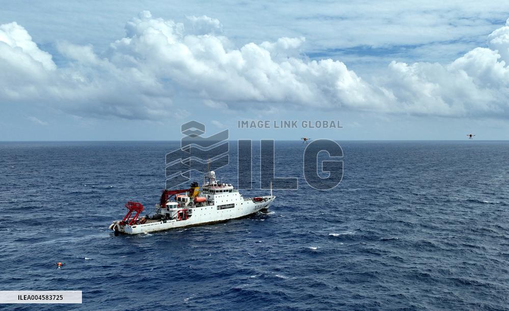 Launches Unmanned Swarm for Scientific Research in Xiangyanghong 10 - China