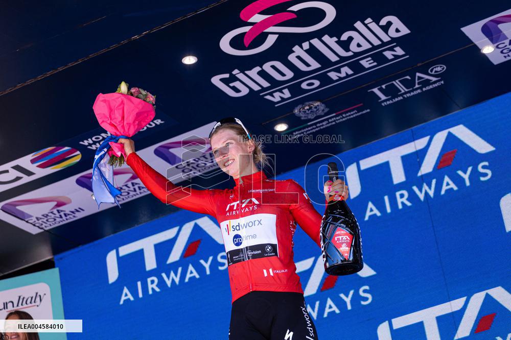 CICLISMO - Giro d'Italia - Giro d'Italia Women - Stage 6 - Bellaria Igea Marina/Terre Roveresche
