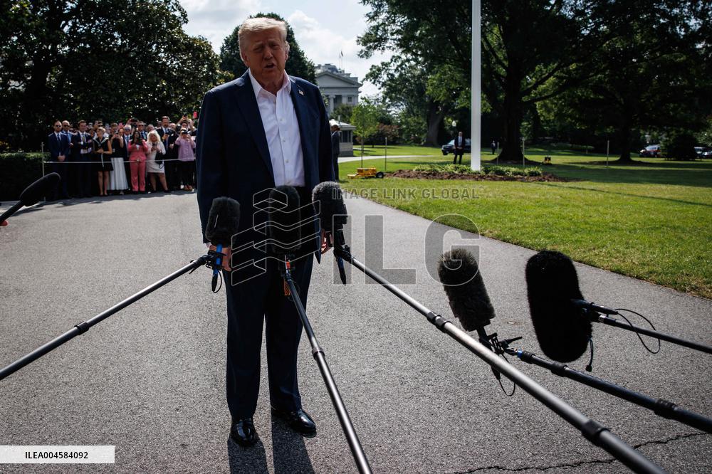 President and First Lady Trump Depart the White House - Washington