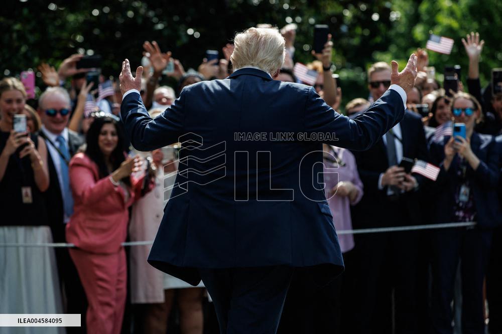 President and First Lady Trump Depart the White House - Washington