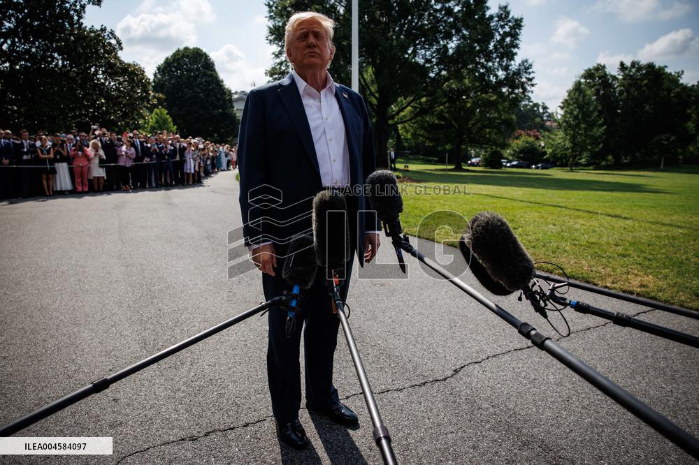 President and First Lady Trump Depart the White House - Washington