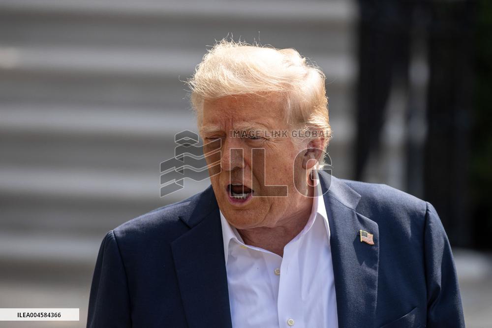 President Trump And Wife Depart White House For Texas - Washington