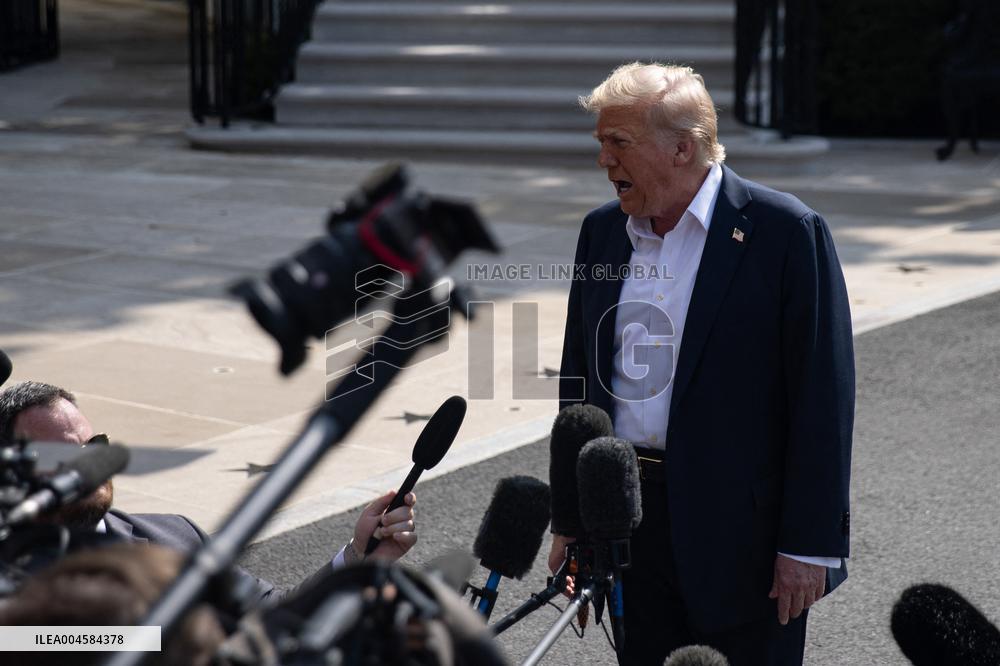 President Trump And Wife Depart White House For Texas - Washington