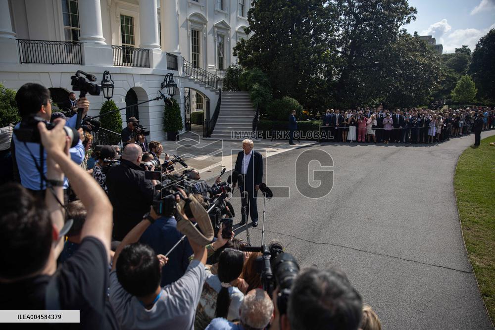 President Trump And Wife Depart White House For Texas - Washington