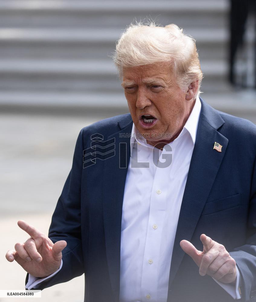 President Trump And Wife Depart White House For Texas - Washington