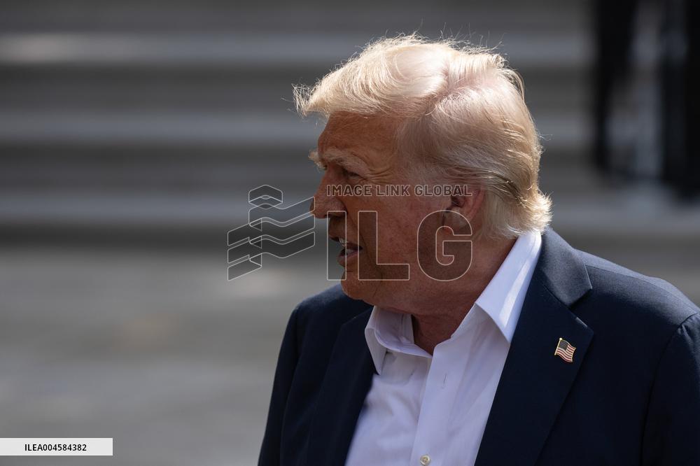 President Trump And Wife Depart White House For Texas - Washington