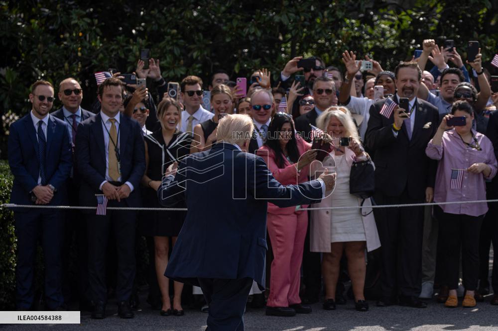 President Trump And Wife Depart White House For Texas - Washington