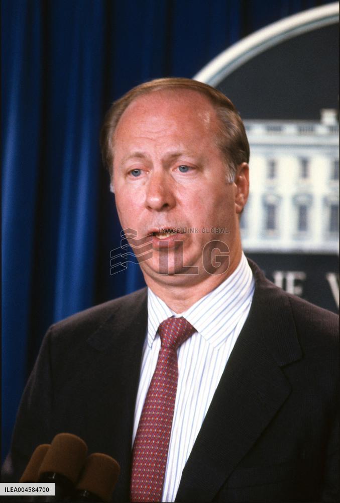 David Gergen Briefs the Press