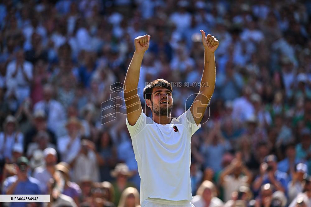 Wimbledon - Semi Final Round - Carlos Alcaraz v Taylor Fritz