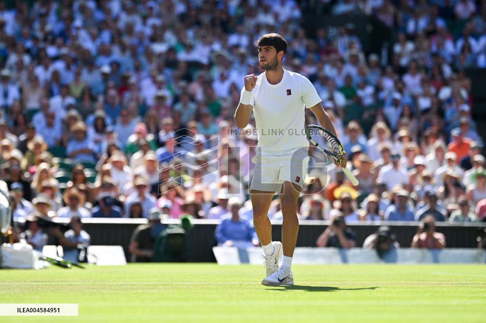 Wimbledon - Semi Final Round - Carlos Alcaraz v Taylor Fritz