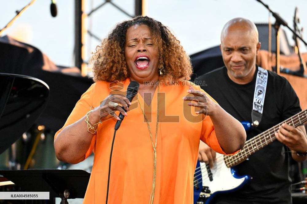 Dianne Reeves At 64th Jazz A Juan Festival - Juan‑les‑Pins