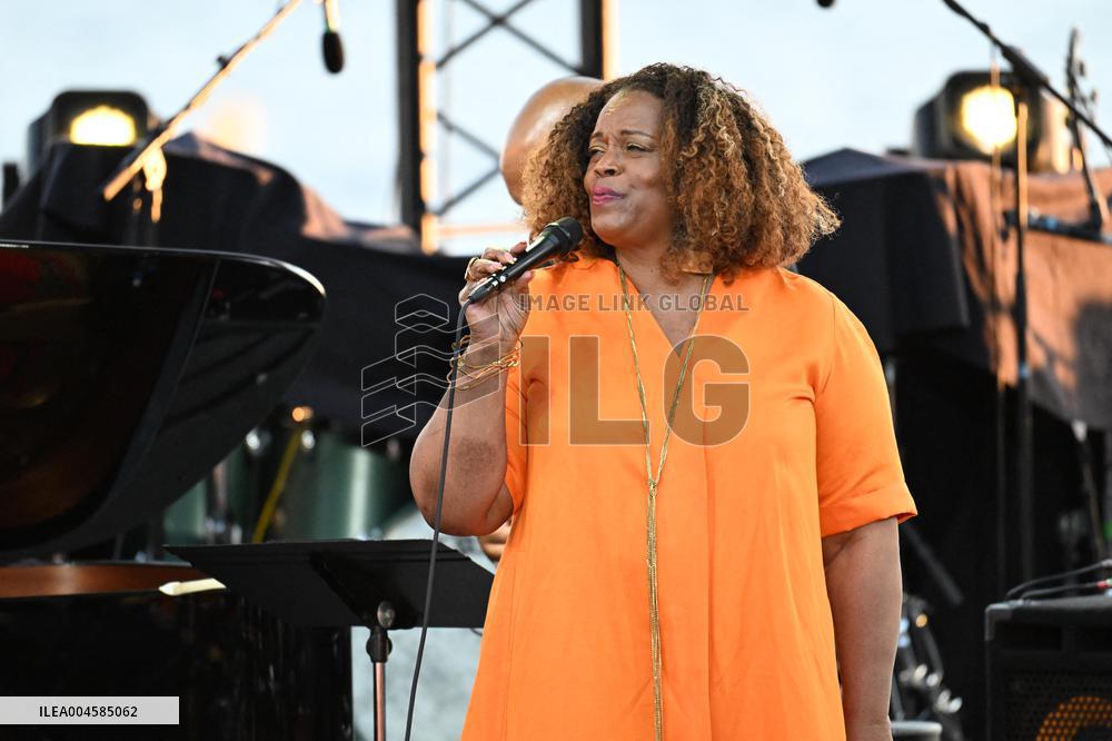 Dianne Reeves At 64th Jazz A Juan Festival - Juan‑les‑Pins